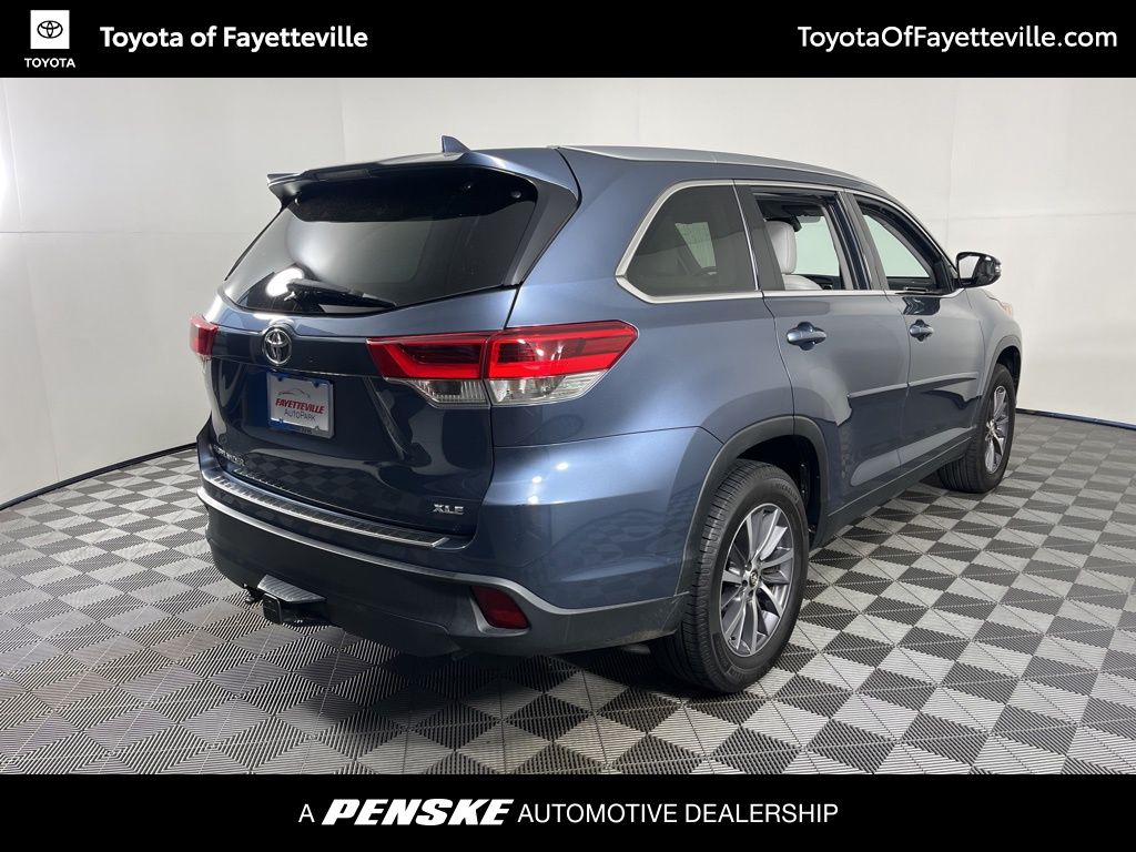 Thumbnail: 2019 Toyota Highlander - 5