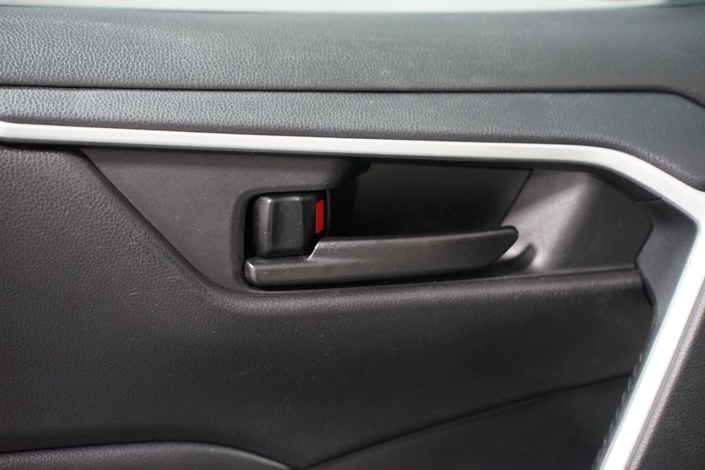 Thumbnail: 2020 Toyota RAV4 - 29