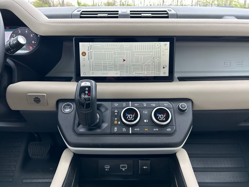 2024 Land Rover Defender 110 15