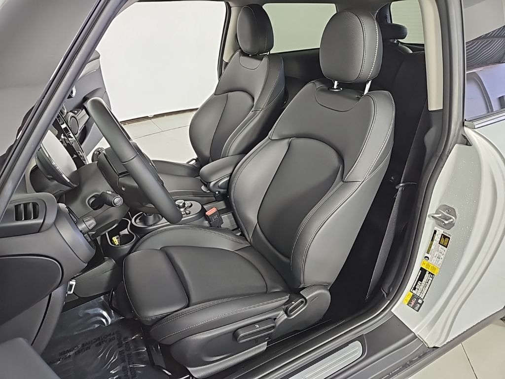 Thumbnail: 2023 MINI Cooper - 23