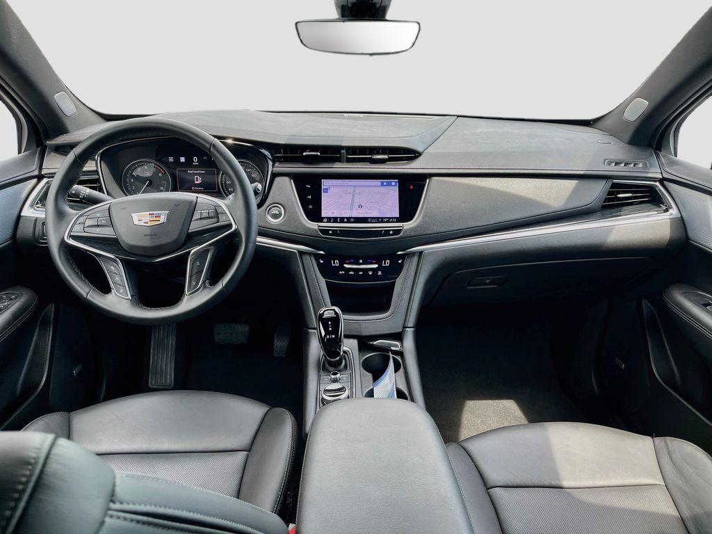 Used 2025 Green Cadillac Premium Luxury image 23