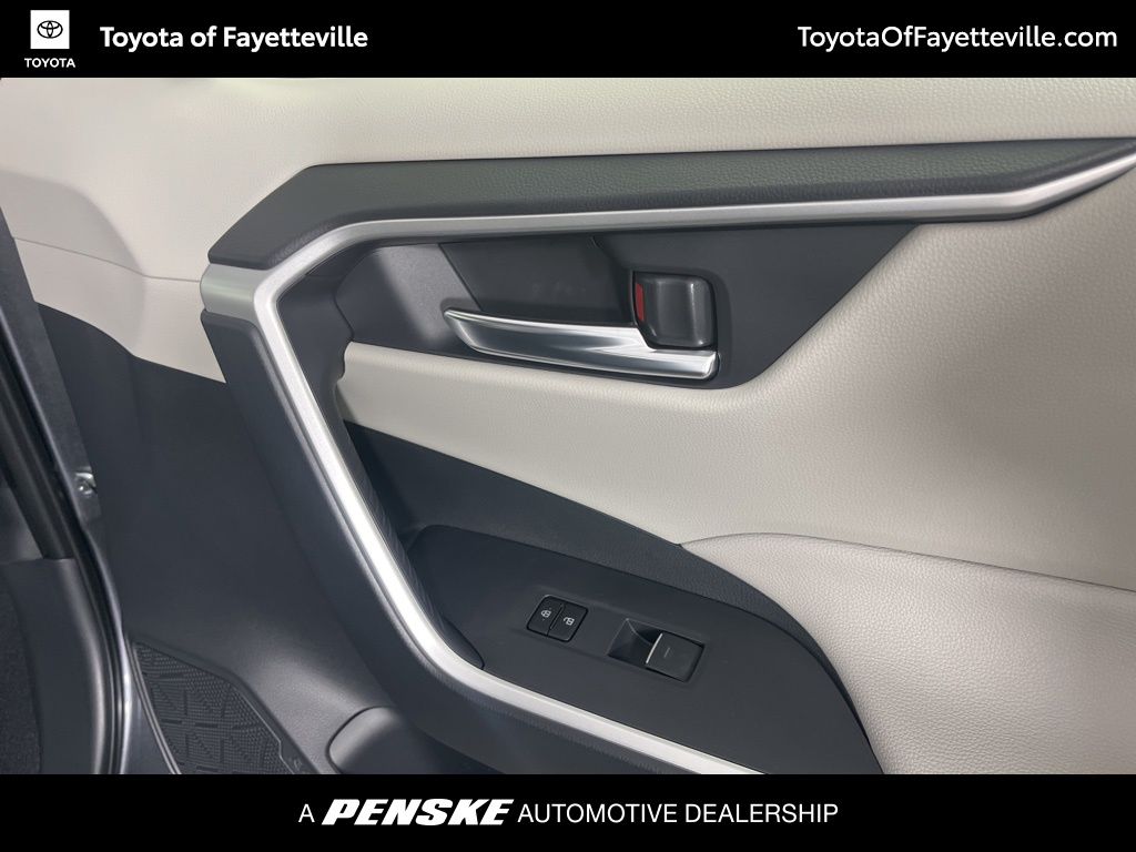 Thumbnail: 2025 Toyota RAV4 - 9