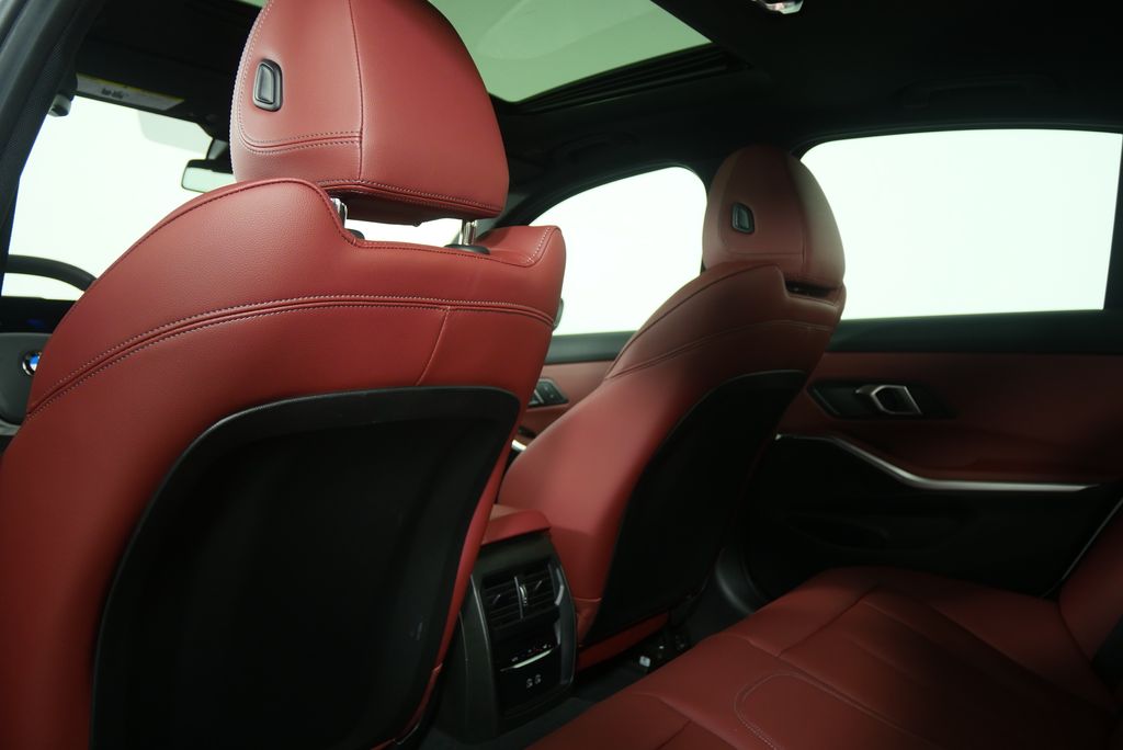 Thumbnail: 2025 BMW 3 Series - 19