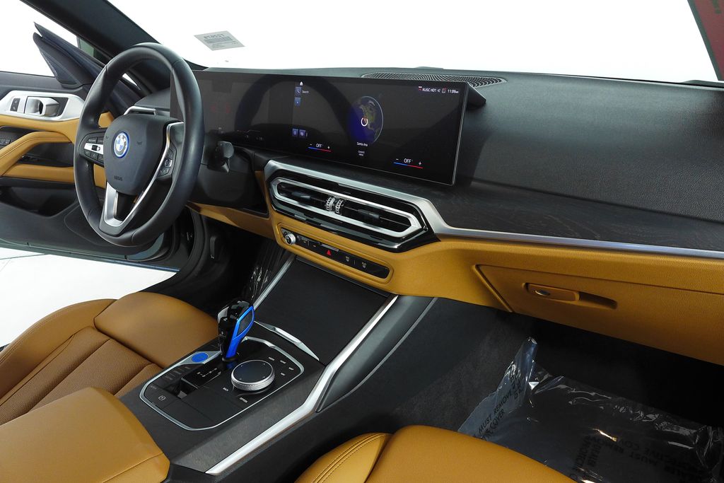 Thumbnail: 2023 BMW i4 - 13
