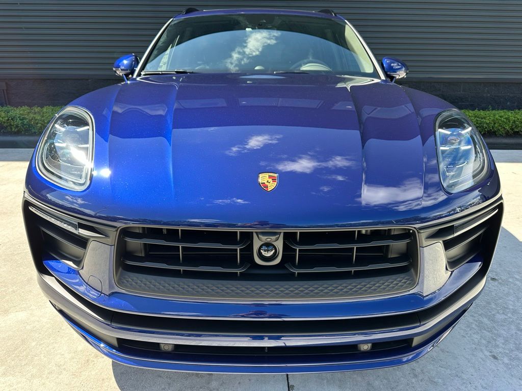Thumbnail: 2026 Porsche Macan - 8