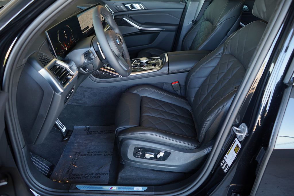 Thumbnail: 2026 BMW X7 - 11