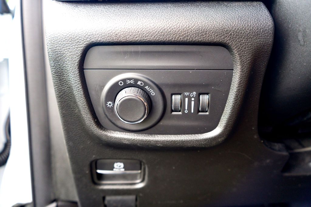 Used Car 2023 Jeep Grand Cherokee L  Altitude For Sale Under $30,000 In Taylor, Texas