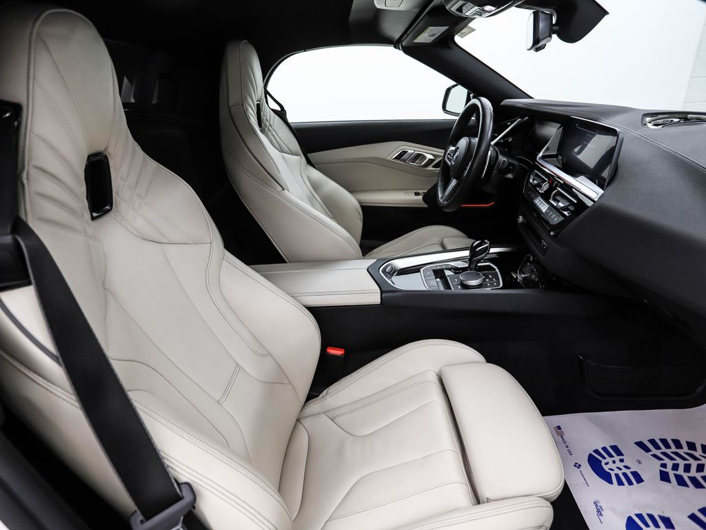 Thumbnail: 2023 BMW Z4 - 23