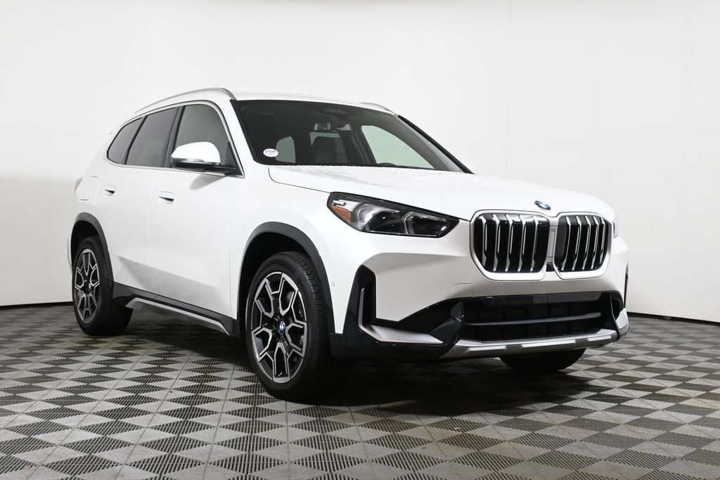 Thumbnail: 2027 BMW X1 - 9