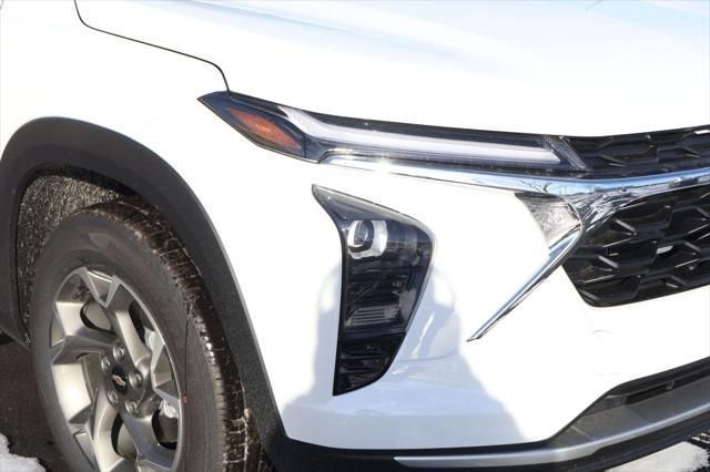 Thumbnail: 2026 Chevrolet Trax - 3