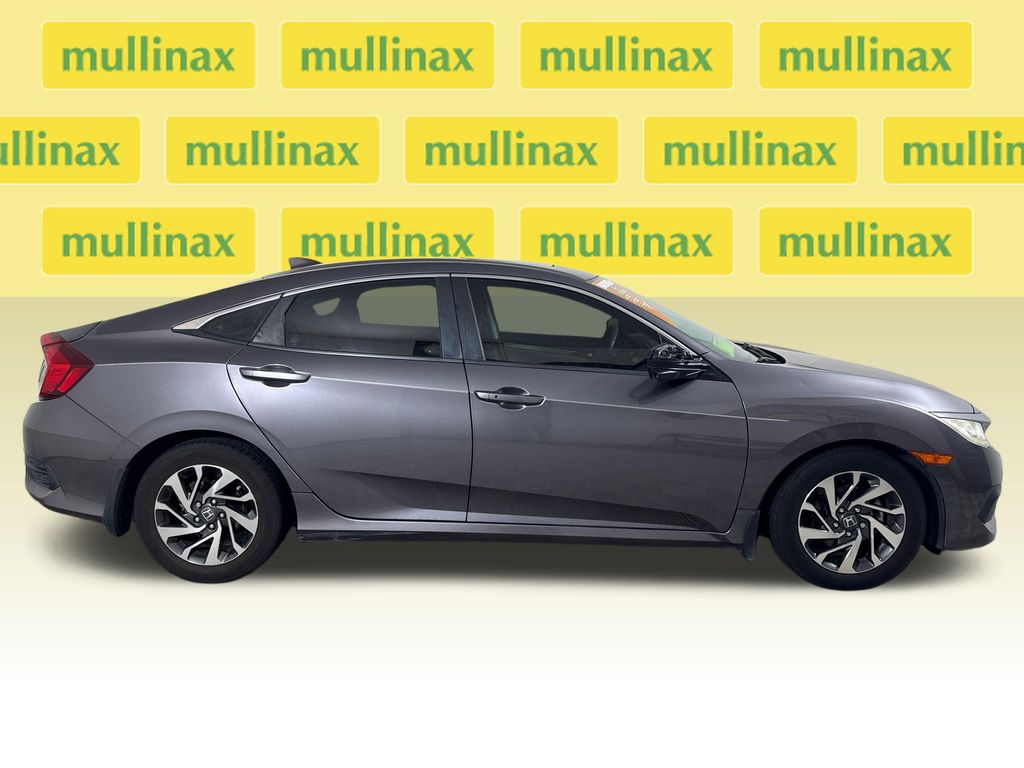 Used 2018  Honda EX image 2