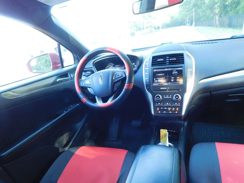 Thumbnail: 2015 Lincoln MKC - 6