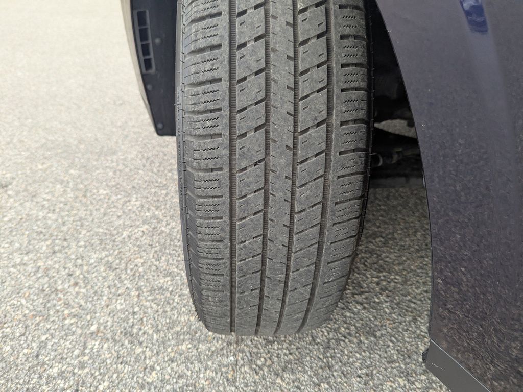 used 2024 Kia Carnival car, priced at $26,495