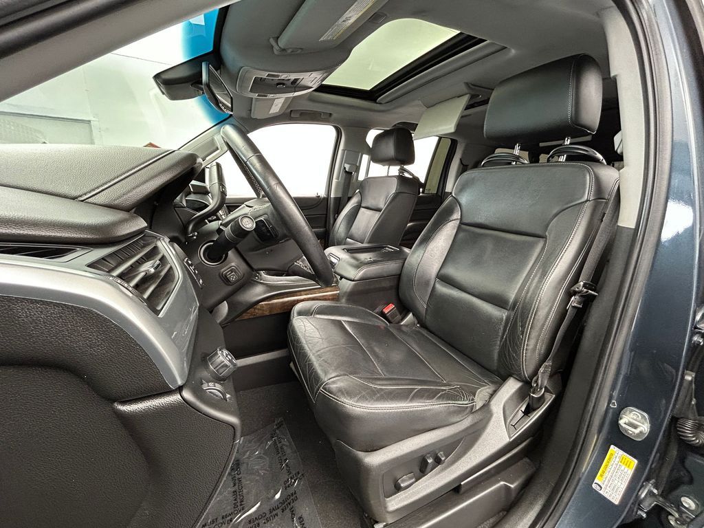 Used 2020 Shadow Gray Metallic Chevrolet LT image 10