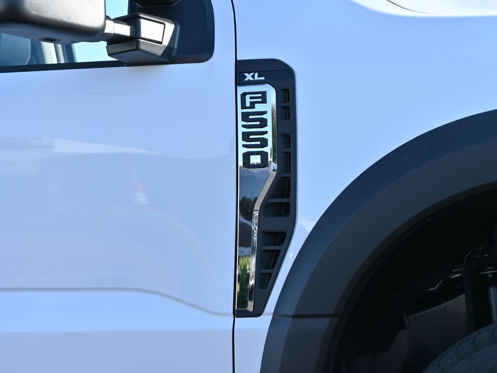 2026 Ford Super Duty F-550 DRW XL