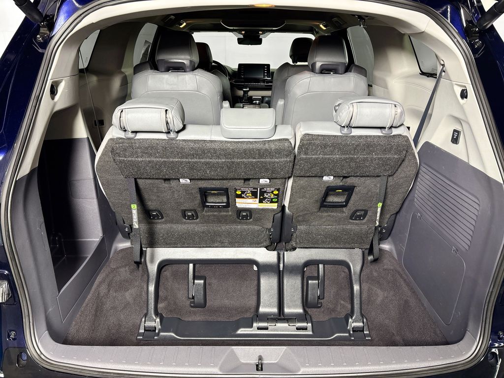 2023 Toyota Sienna Limited