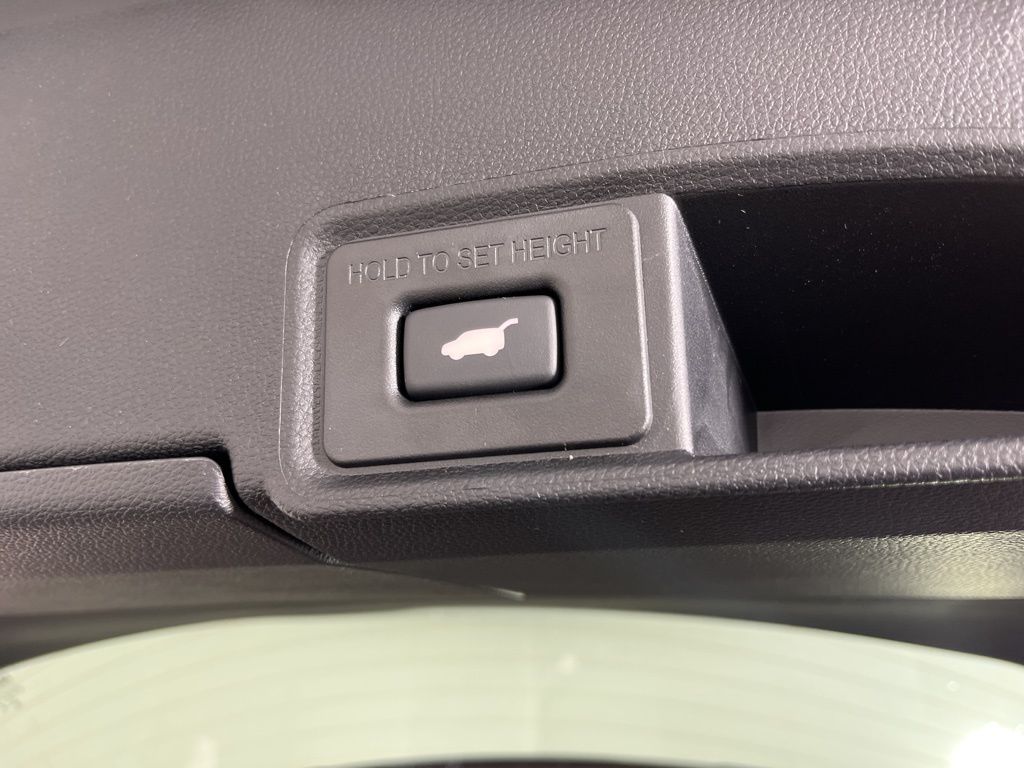 Thumbnail: 2026 Acura RDX - 21