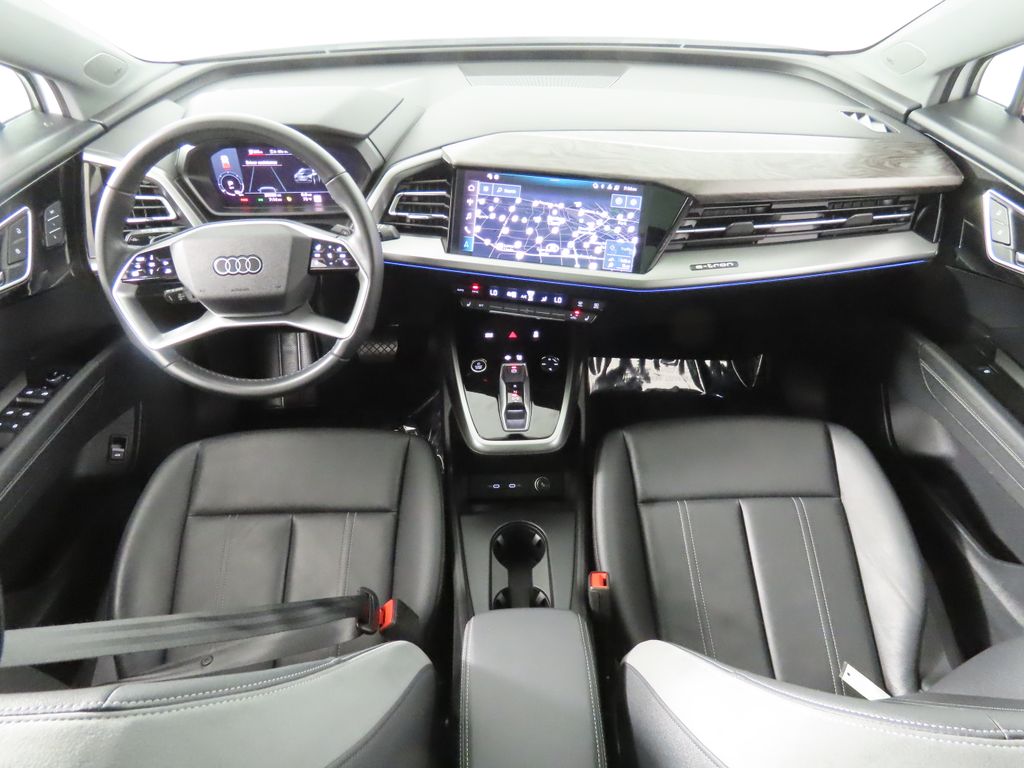 Thumbnail: 2023 Audi Q4 e-tron - 10