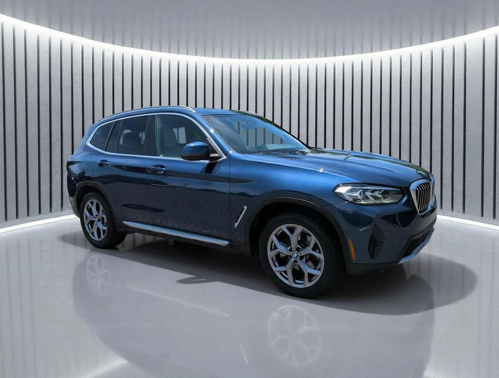 Used 2023 Blue BMW xDrive30i image 3