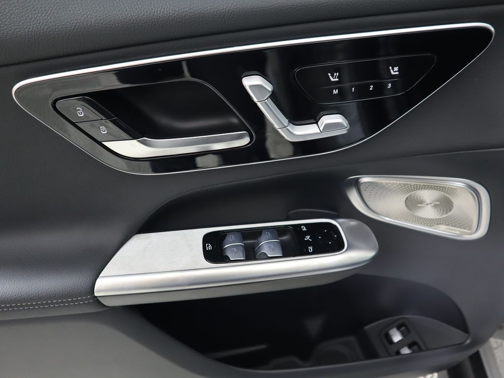 Thumbnail: 2026 Mercedes-Benz GLC - 24