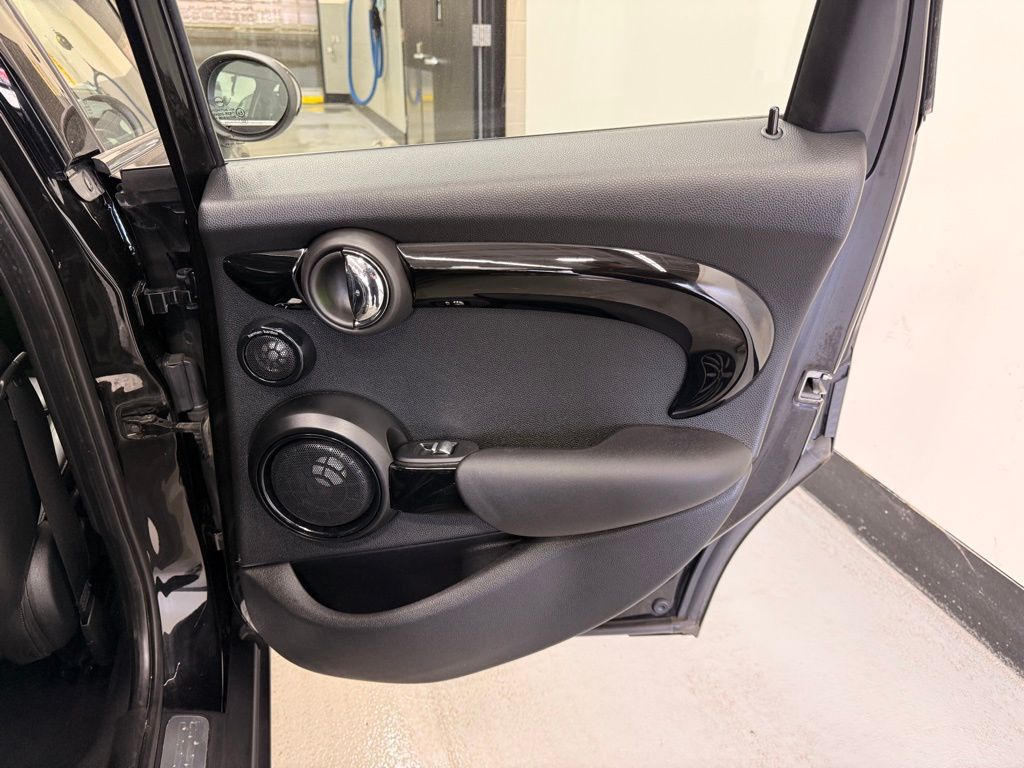 Thumbnail: 2019 MINI Cooper - 22