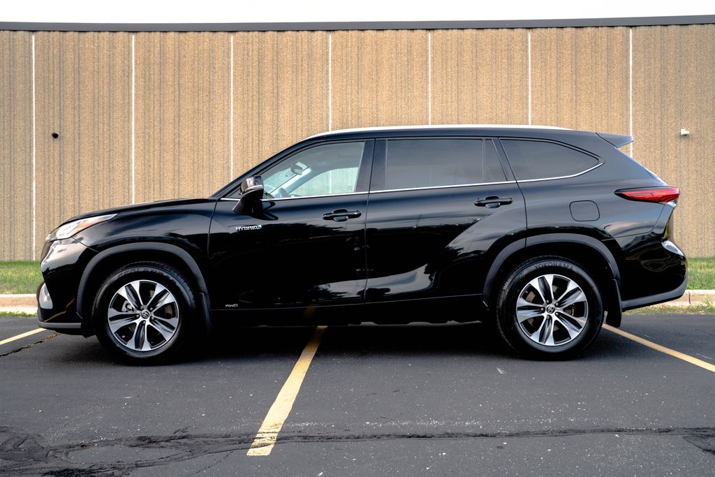 Used 2020 Toyota Highlander Hybrid SUV