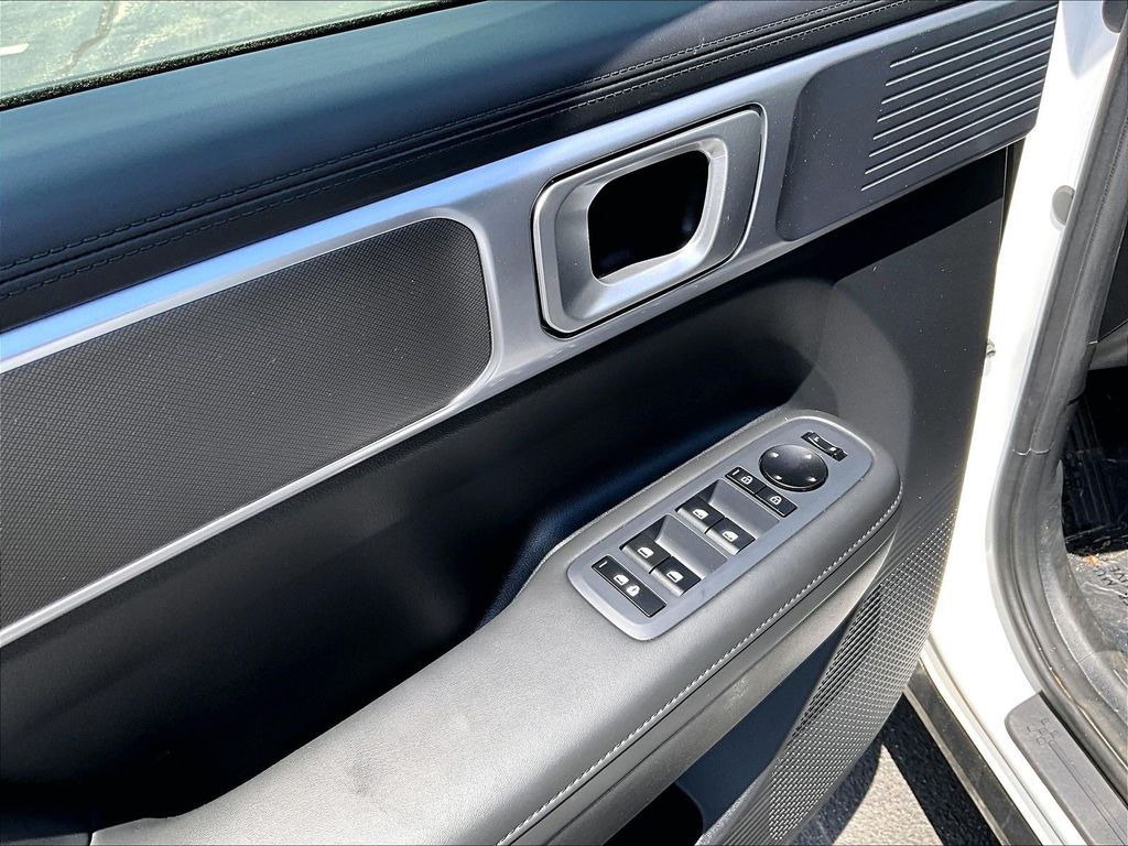 2025 Hyundai Santa Fe — photo 10