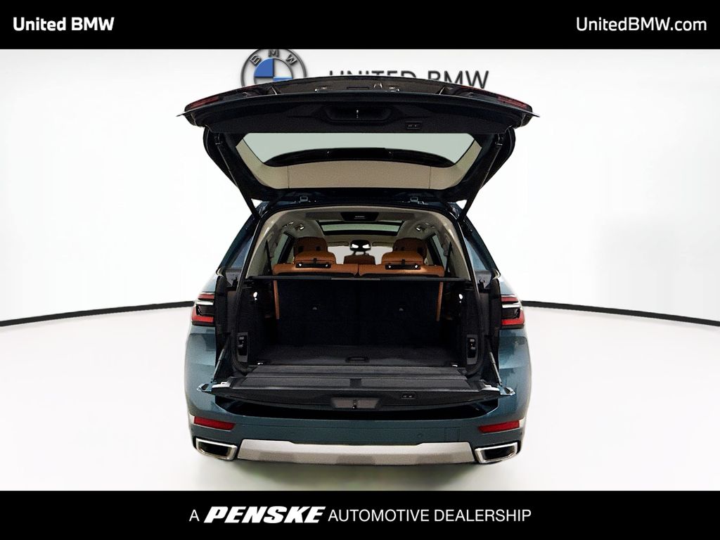 Thumbnail: 2025 BMW X7 - 15