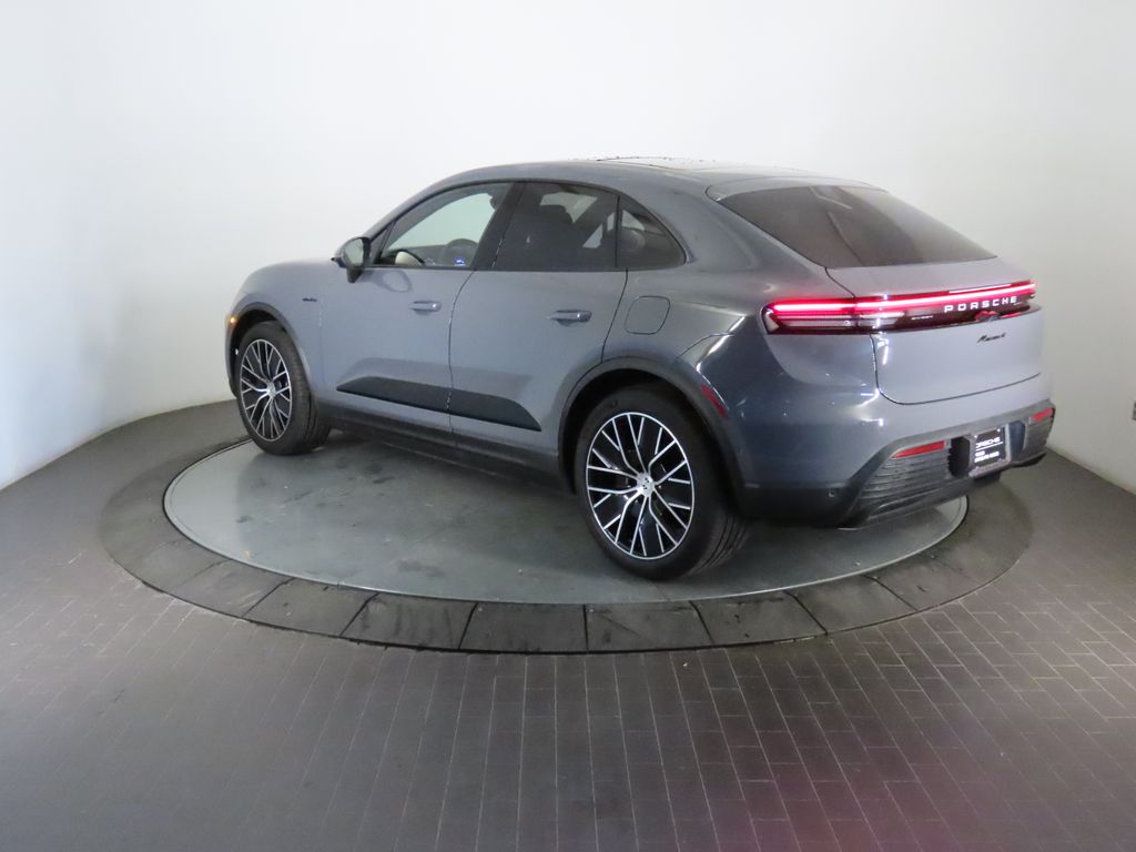 Thumbnail: 2025 Porsche Macan - 3