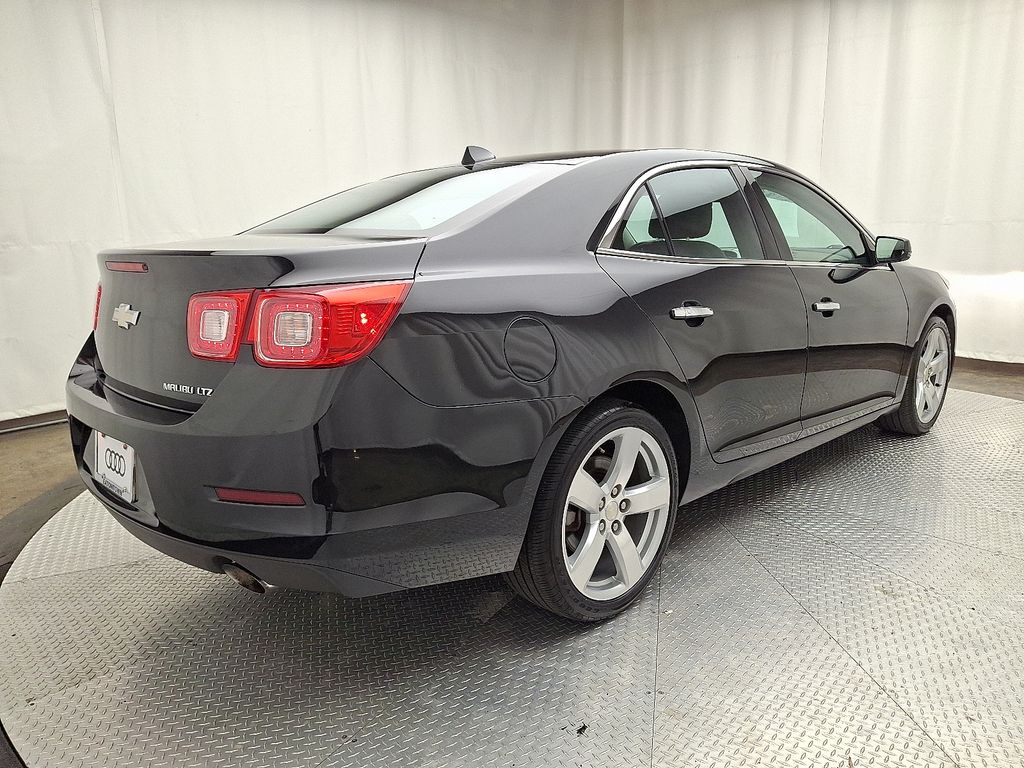 Thumbnail: 2013 Chevrolet Malibu - 4