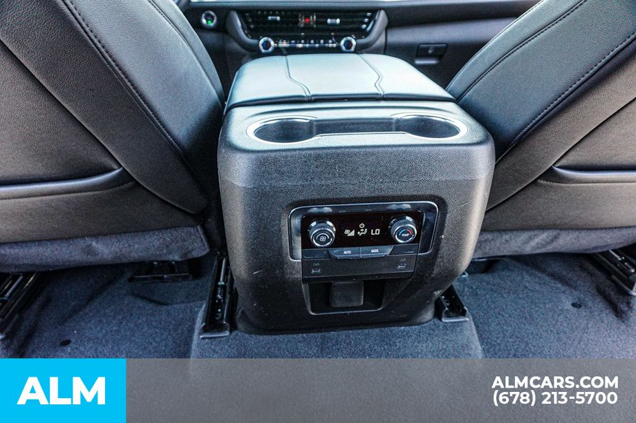 Used 2025 Gray Chevrolet Z71 image 33