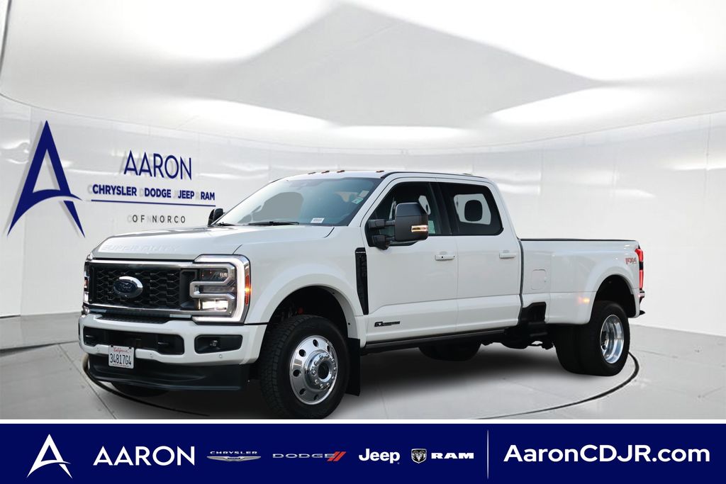 White Metallic 2025 Ford F-450 Super Duty Pickup Truck Four-Wheel Drive Automatic