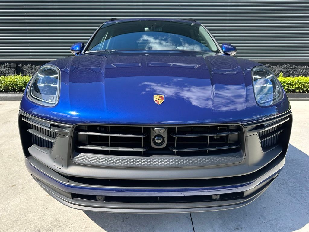 Thumbnail: 2025 Porsche Macan - 8