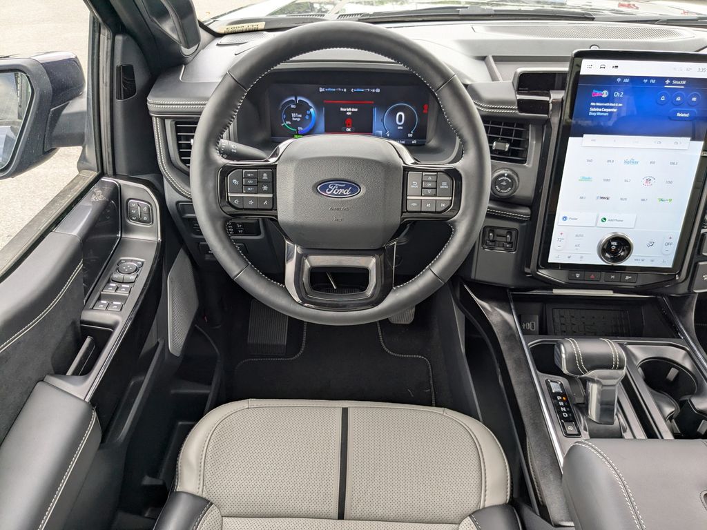 2025 Ford F-150 Lightning Platinum