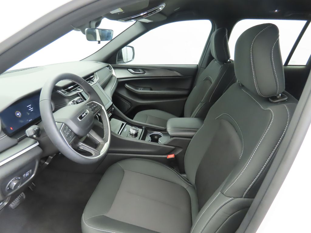 Thumbnail: 2025 Jeep Grand Cherokee - 19