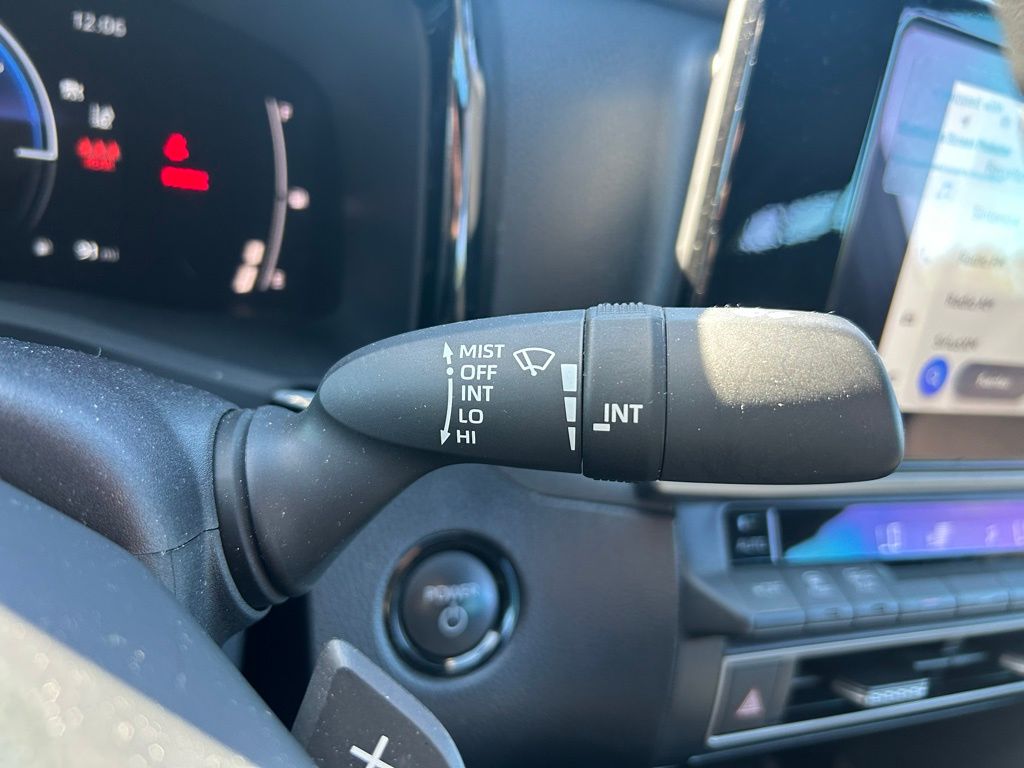 Thumbnail: 2025 Toyota Camry - 20