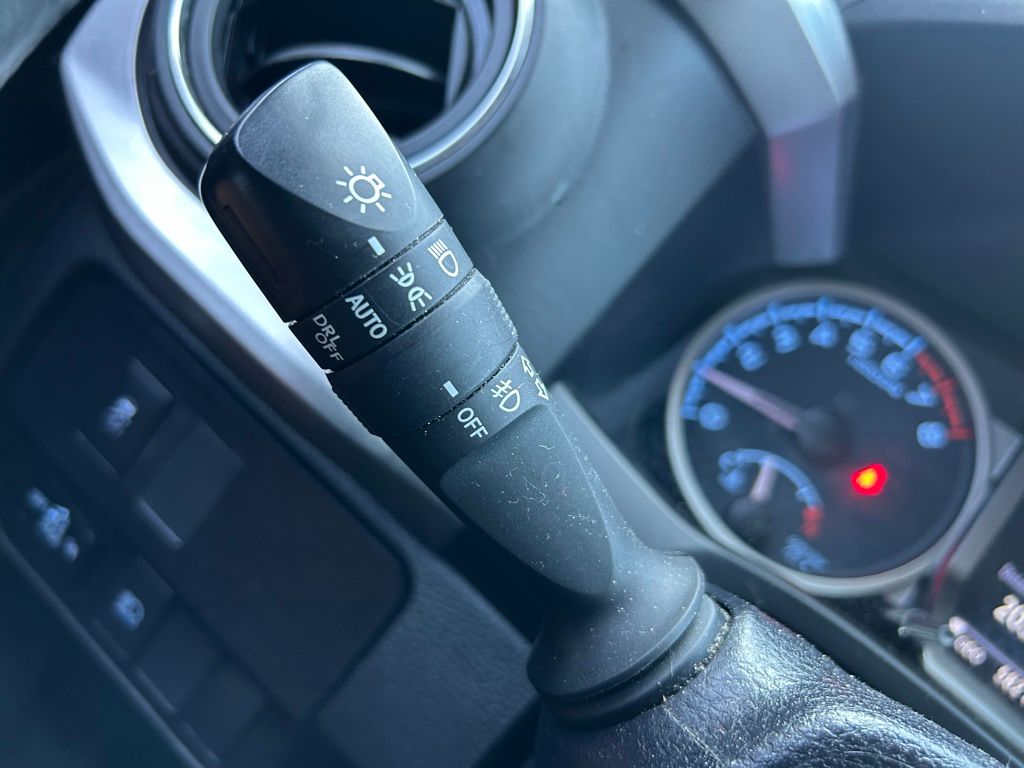 2021 Toyota Tacoma TRD Sport 27