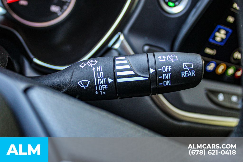 Used 2025 White Chevrolet LT image 31