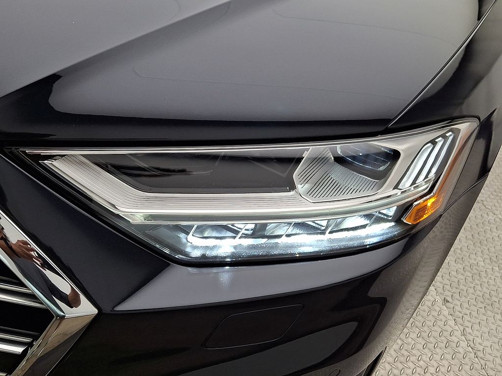 Thumbnail: 2021 Audi A8 - 9