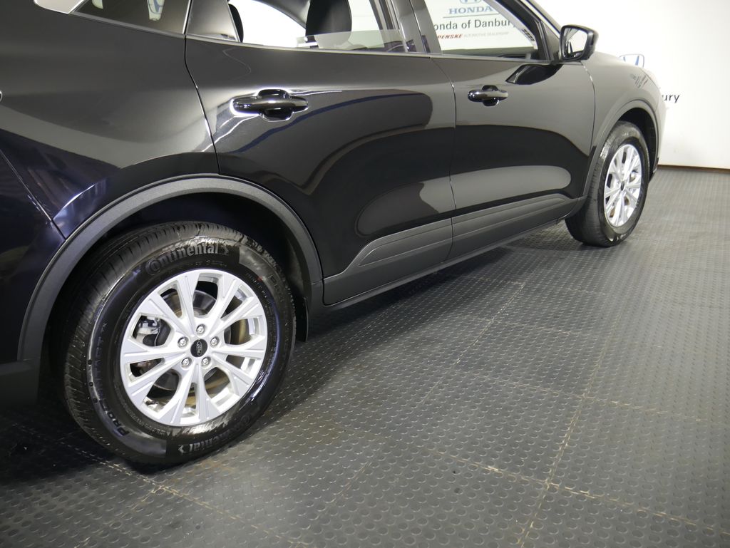 Thumbnail: 2023 Ford Escape - 4