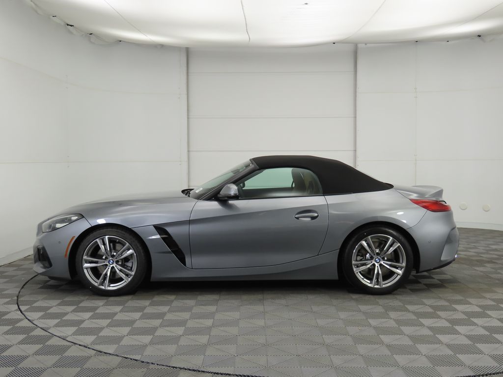 Thumbnail: 2026 BMW Z4 - 16
