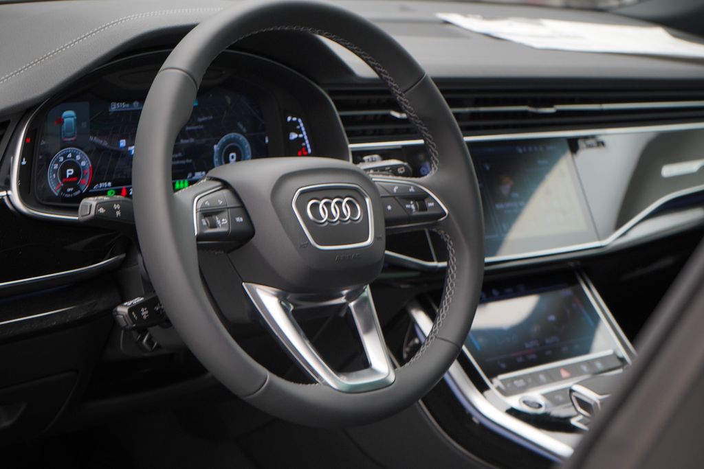 2025 Audi Q8  8