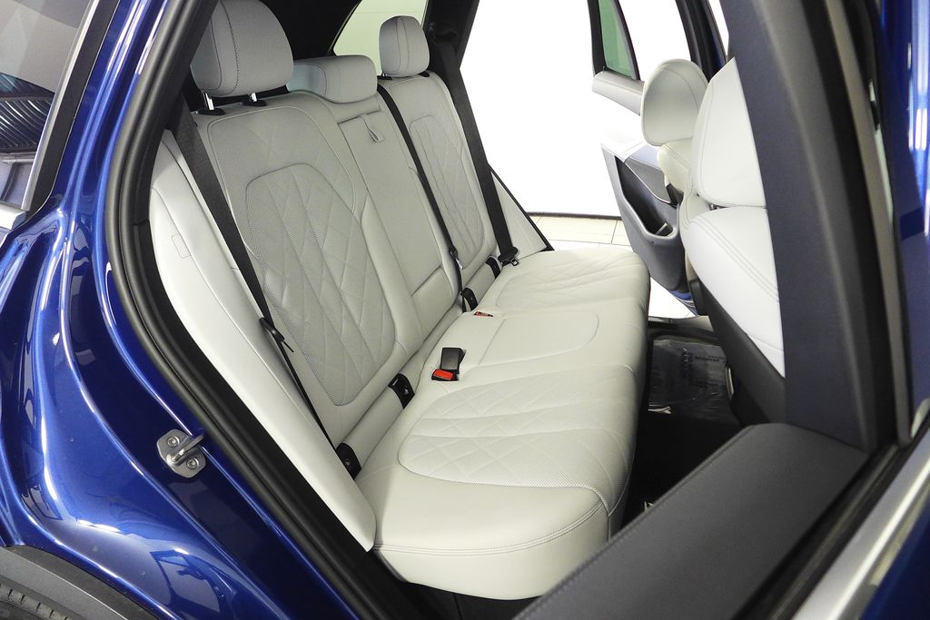 Thumbnail: 2023 BMW X5 - 20