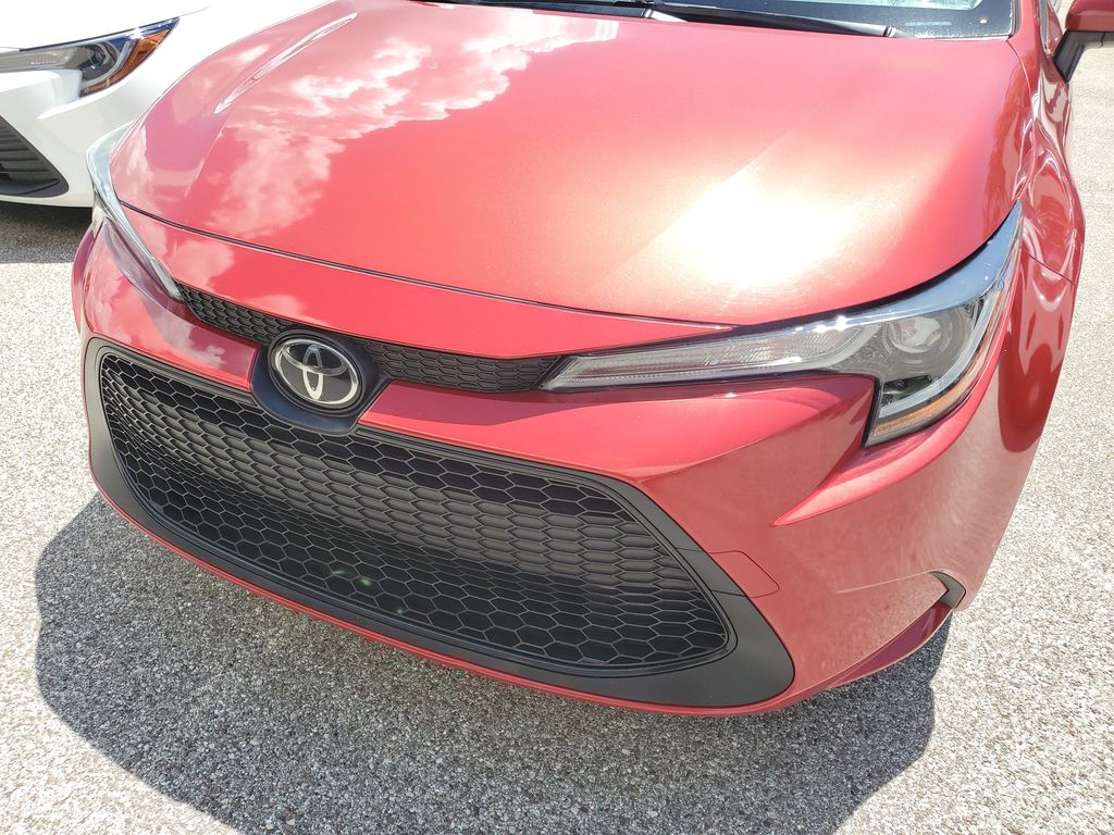 2021 Toyota Corolla LE photo 10