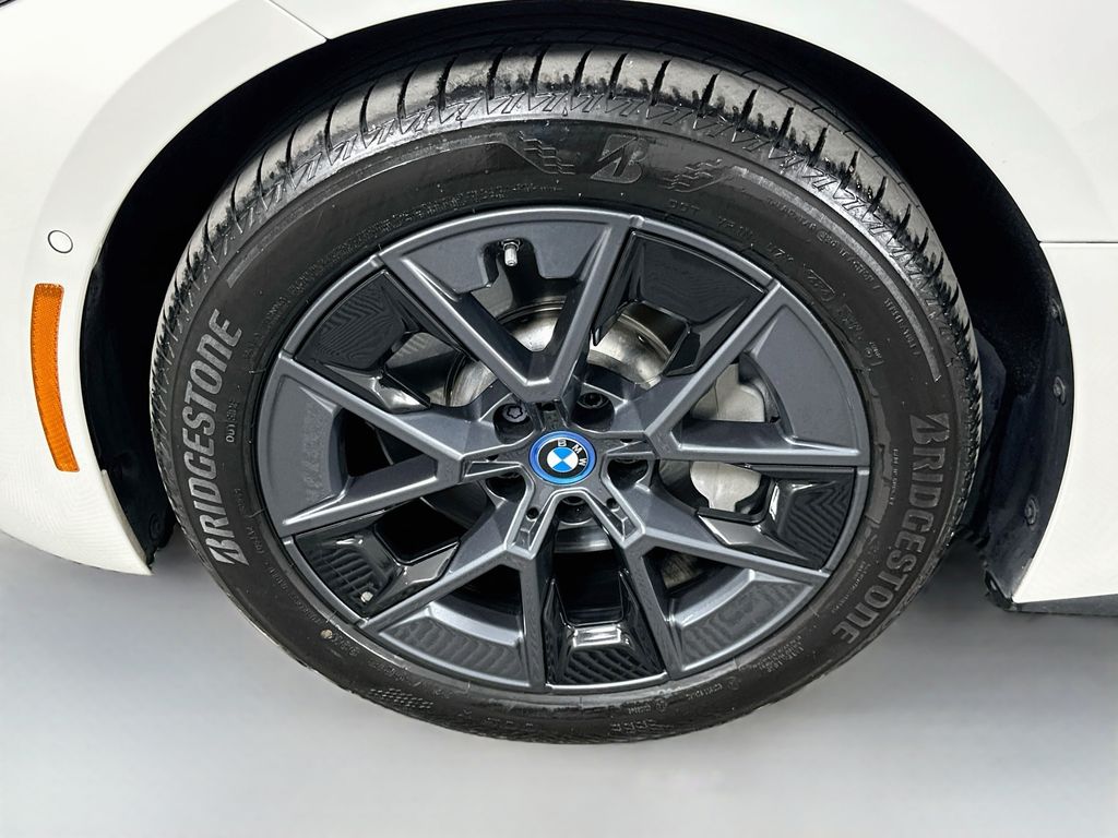 Thumbnail: 2024 BMW i4 - 32