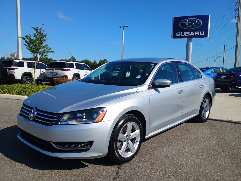 Tungsten Silver Metallic 2014 Volkswagen Passat SE 1.8 Sedan Front-Wheel Drive 6-Speed Automatic