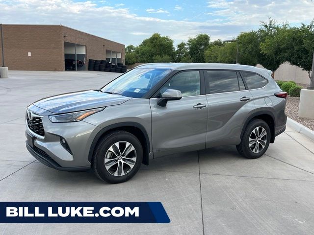Heavy Metal 2026 Toyota Highlander SUV / Crossover All-Wheel Drive 8-Speed Automatic