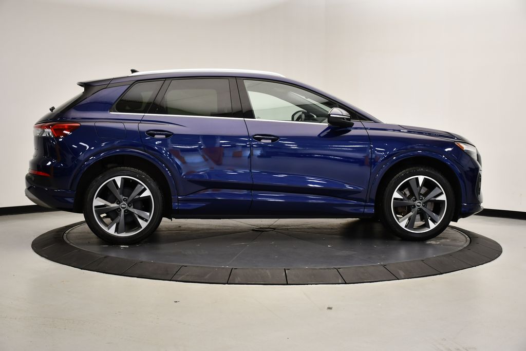 Thumbnail: 2022 Audi Q4 e-tron - 6
