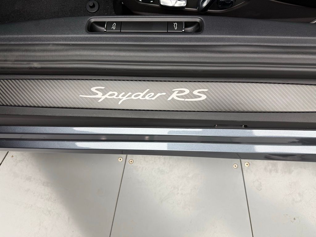 Thumbnail: 2025 Porsche  - 20