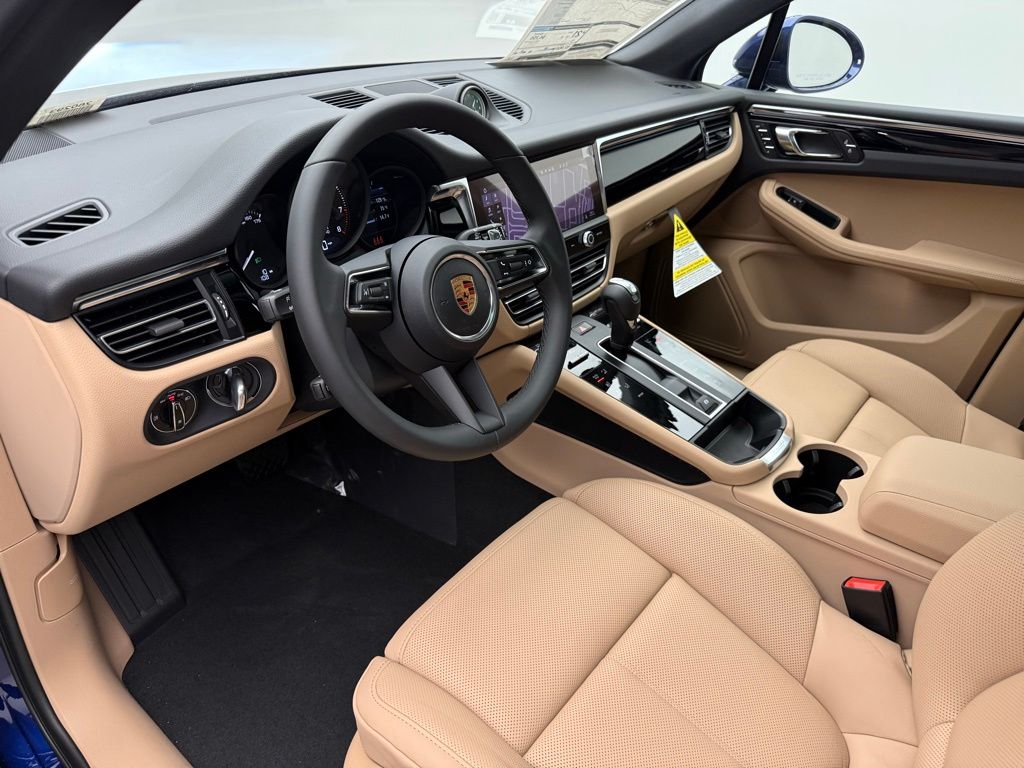 Thumbnail: 2026 Porsche Macan - 4